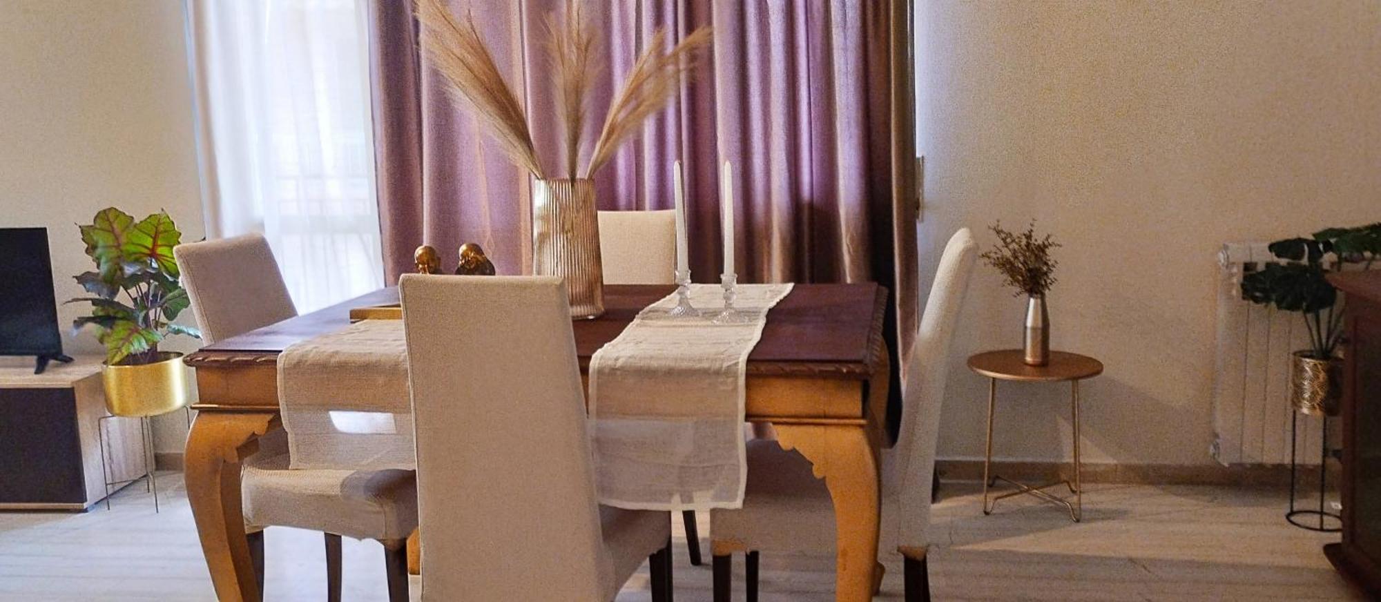 Cozy In Centre Of Apartment
